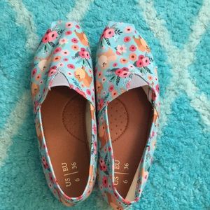 Pomeranian slip on shoes
